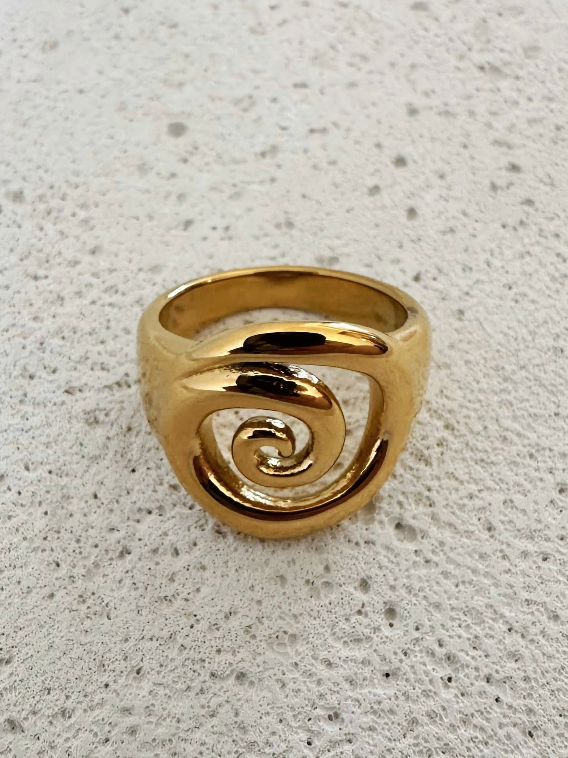 Wave Chunky Ring