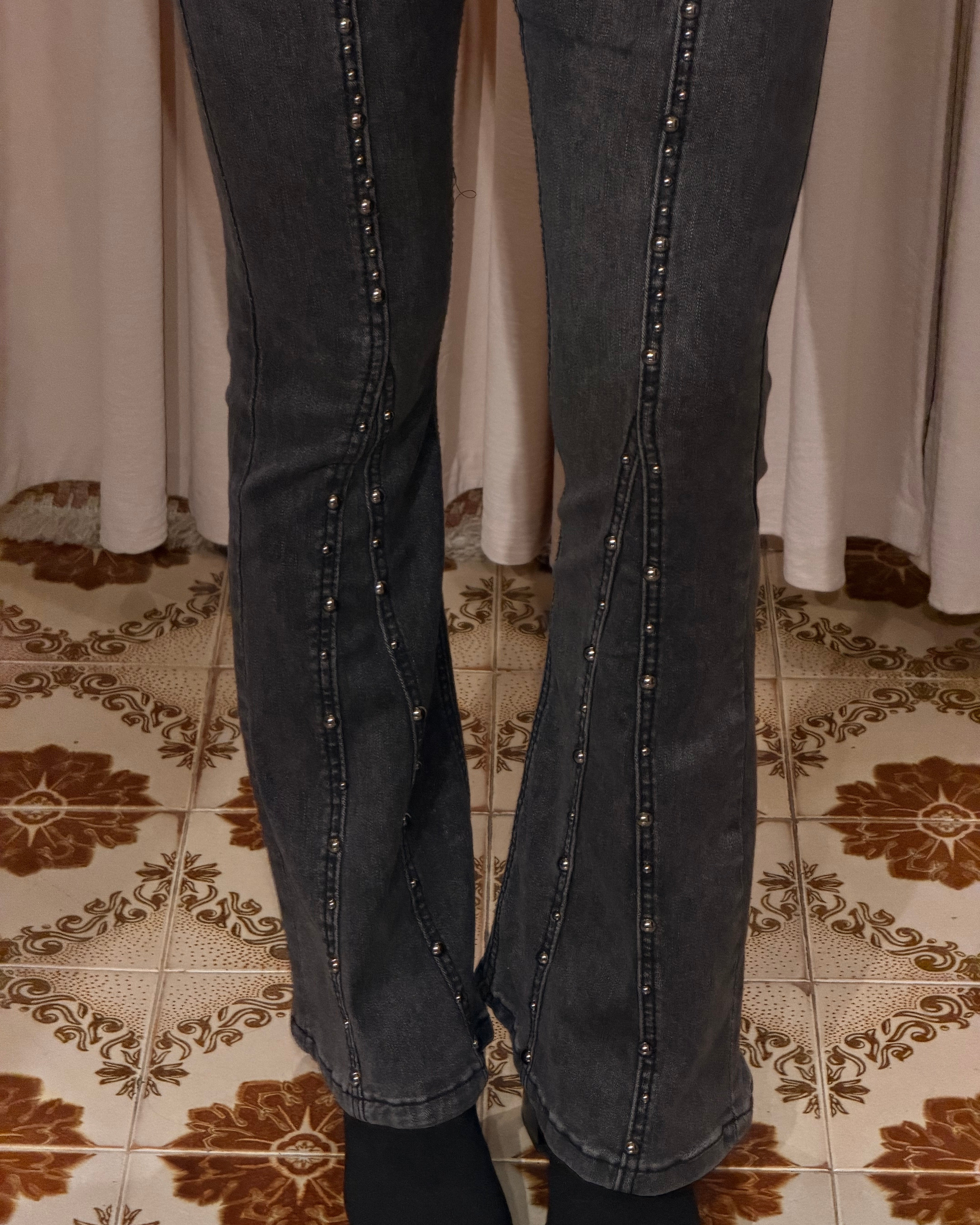 Jean Oxford Studs - Grey