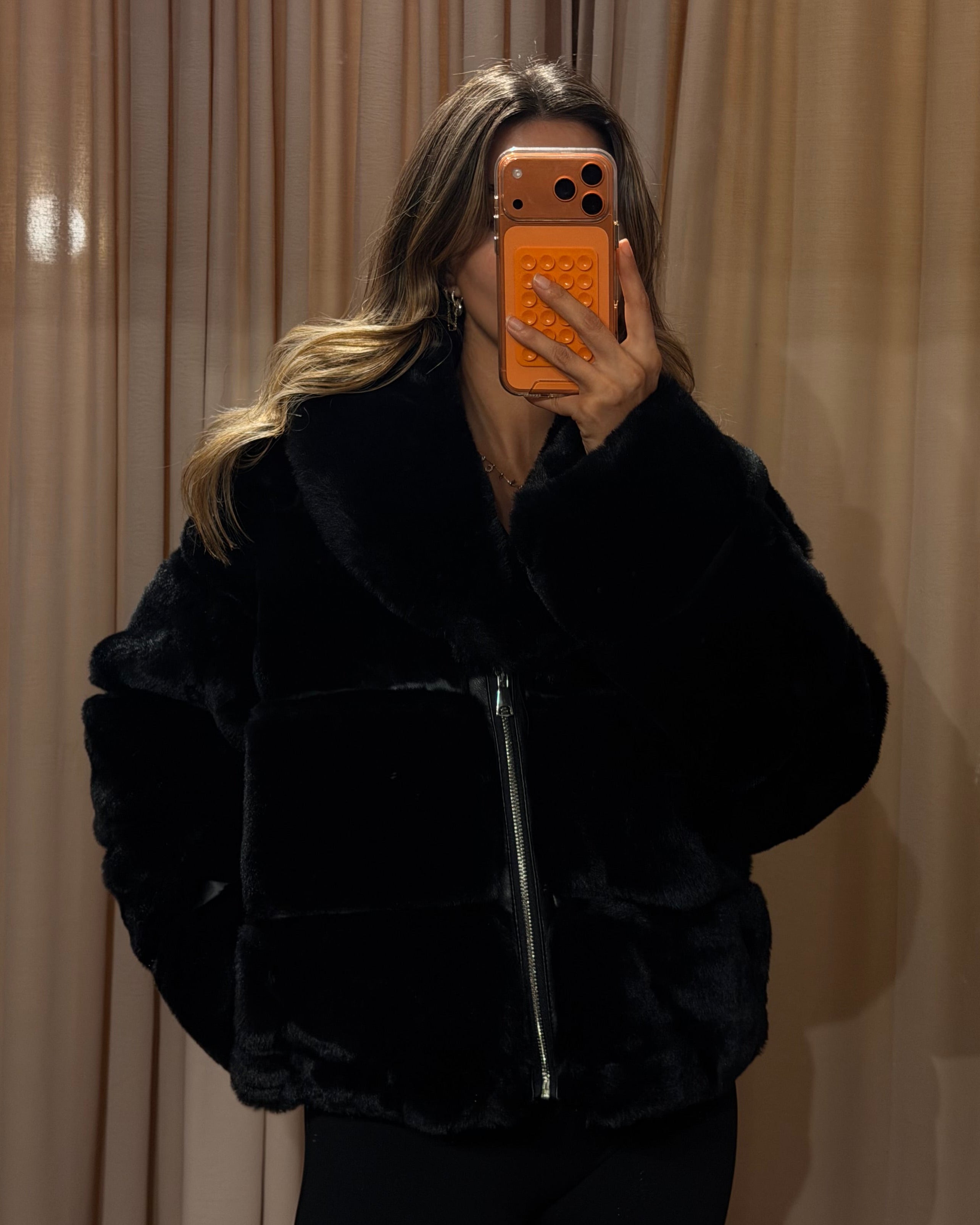 Saco Faux Fur - Black